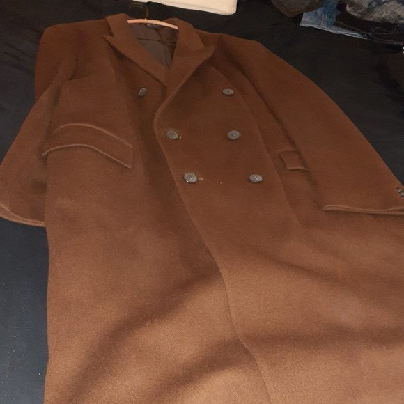The Original Teller Coat. CASHMERE/Wool Overcoat in Brown VALUED AT $1,900.00 - Picture 4 of 6